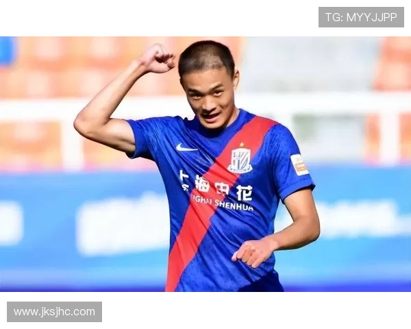 中国足球新赛季揭幕战精彩纷呈 新老球员融合助力球队冲击冠军 中国足球新赛季揭幕战精彩纷呈 新老球员融合助力球队冲击冠军