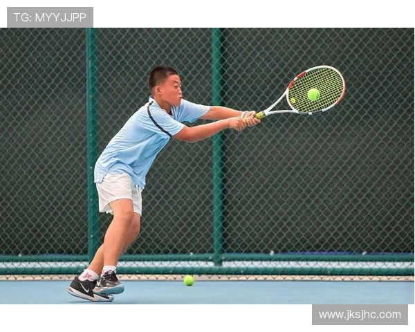 网球赛事激烈角逐 新一代球员崭露头角 未来之星涌现