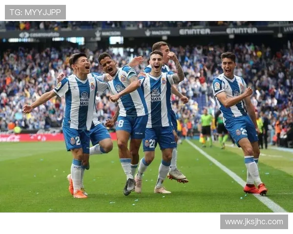 西班牙人俱乐部历史悠久战绩辉煌 全新赛季目标再创佳绩