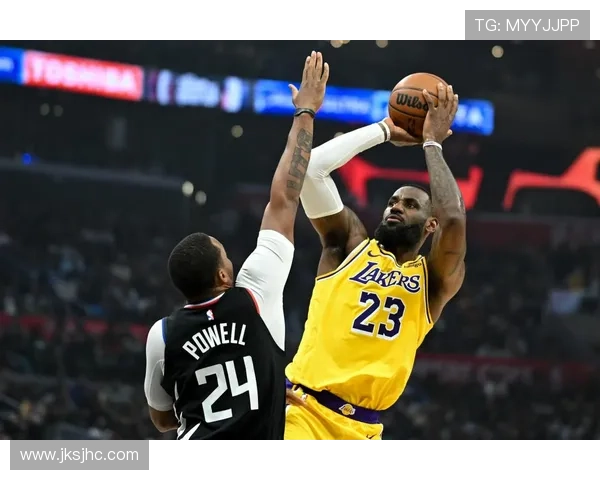 詹姆斯率湖人逆转勇士 库里末节失准 总冠军格局再起波澜