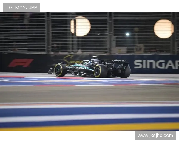 F1赛车最新动态:新赛季规则变动引发车队战略调整与车手激烈竞争