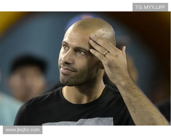 全球足球大事件盘点:豪门球队最新战绩与转会动态一览