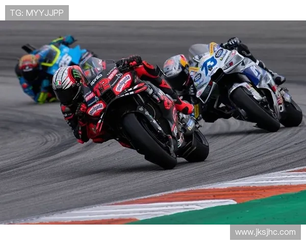 摩托车大奖赛最新动态:车手表现出色赛季精彩,赛事组织与技术革新引关注 摩托车大奖赛最新动态:车手表现出色赛季精彩,赛事组织与技术革新引关注