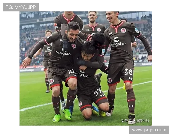 欧洲豪门联赛焦点大战上演 豪取连胜球队冲击冠军榜首位置引发关注 欧洲豪门联赛焦点大战上演 豪取连胜球队冲击冠军榜首位置引发关注